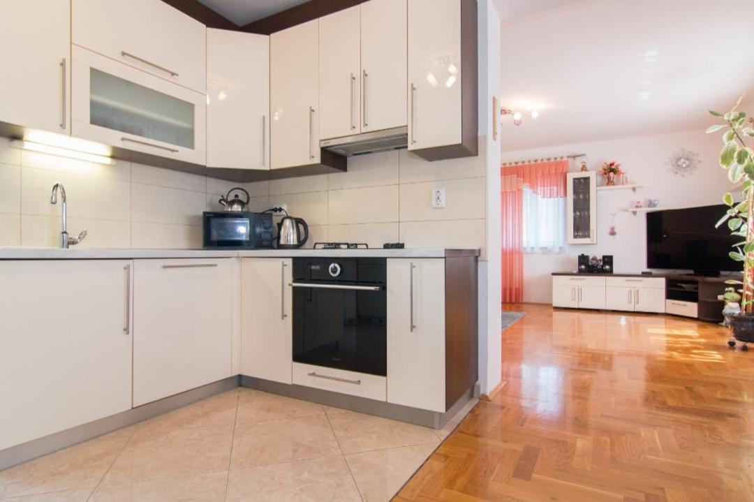 Apartment Antonella Fasana Fazana Exterior photo
